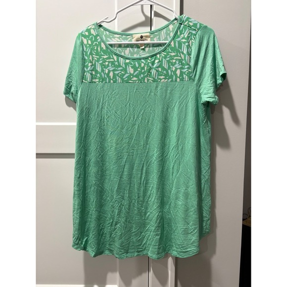 Betseys Boutique Shop Green Leaf Print Short Sleeve Knit Top Large - Picture 2 of 4
